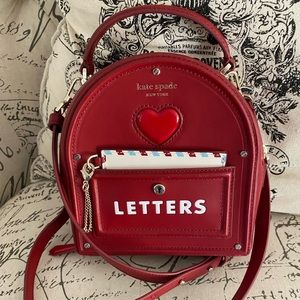 Kate Spade mailbox letter bag/Valentine’s Day edition new condition never used!